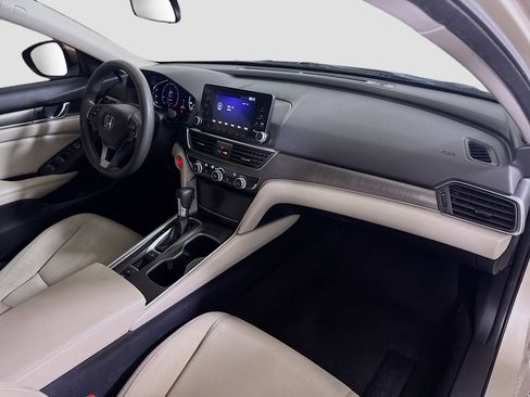 Used 2019 Honda Accord LX image 30