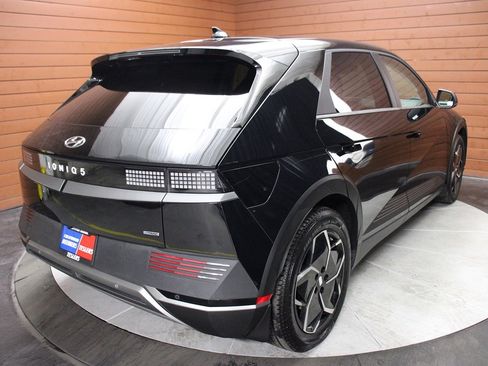 Used 2024 Hyundai Ioniq 5 SEL image 4
