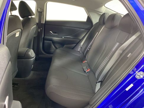 Used 2025 Hyundai Elantra Hybrid FWD image 18