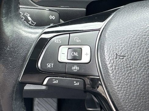 Used 2019 Volkswagen Tiguan SE w/ Panoramic Sunroof Package FWD image 25