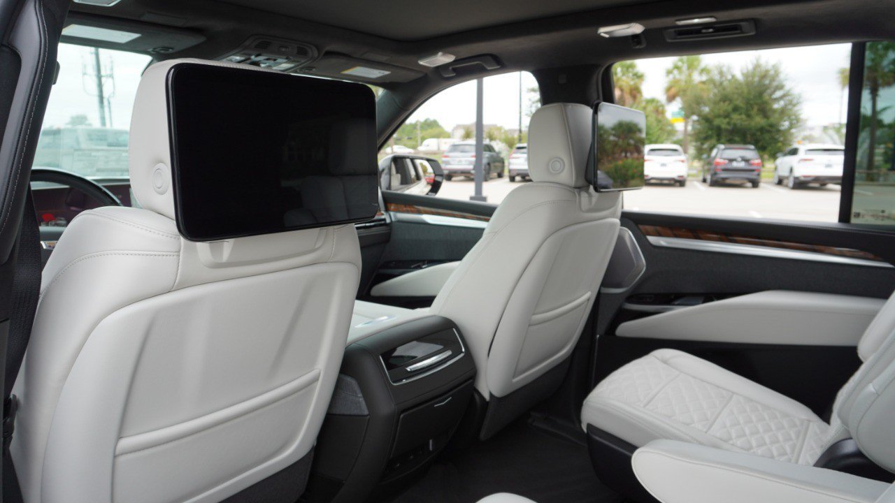 Used 2025 Cadillac Escalade Sport Platinum AWD/4WD image 33