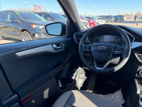 Used 2020 Ford Escape SE image 15