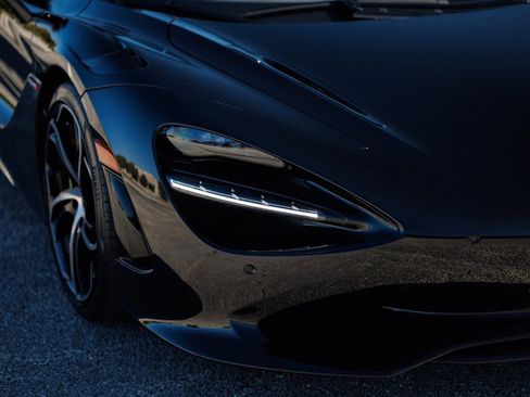 Used 2024 McLaren 750S Spider Ceramic Brakes Front Li image 26