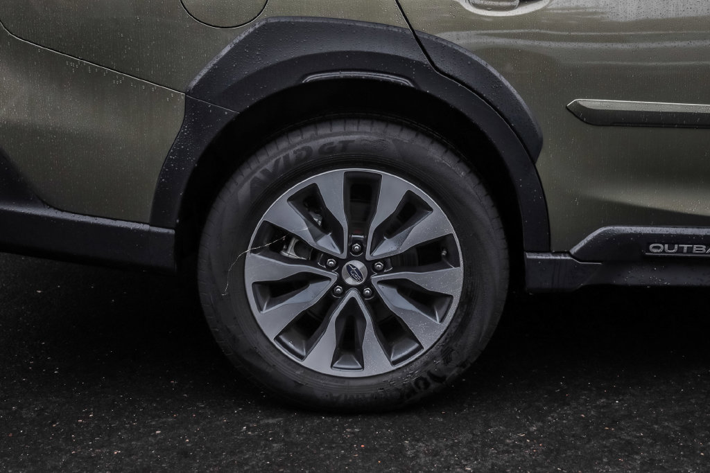 Used 2025 Subaru Outback Limited AWD/4WD image 6