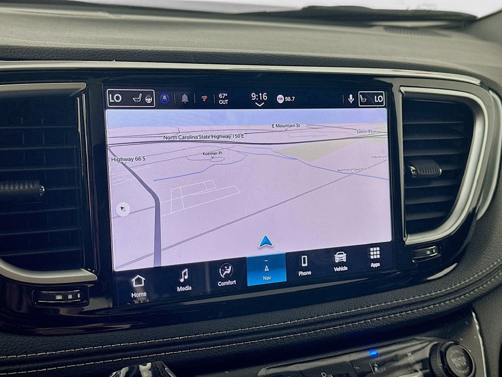 New 2026 Chrysler Pacifica Limited w/ Uconnect Theater Family Group FWD image 15