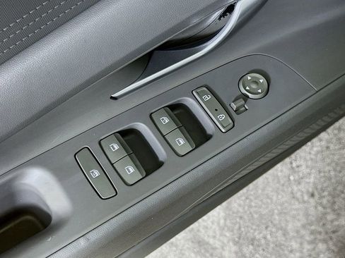 Used 2022 Hyundai Elantra SEL w/ Preferred Accessory Package image 20