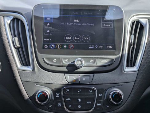 Used 2022 Chevrolet Malibu LT FWD image 28