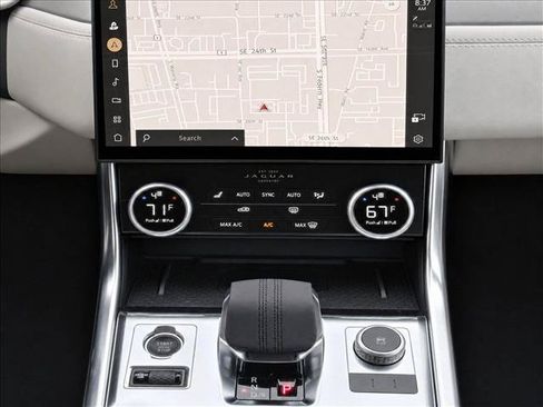 Used 2024 Jaguar XF R-Dynamic SE AWD/4WD image 16