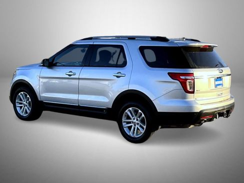 Used 2013 Ford Explorer XLT AWD/4WD image 7
