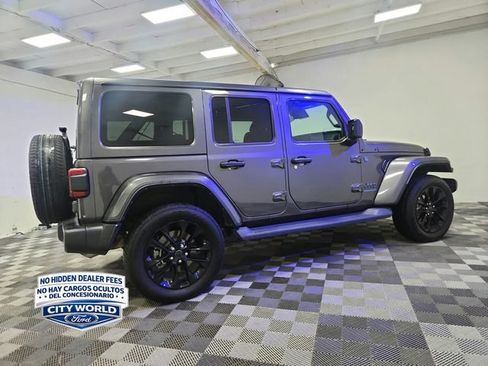 Used 2025 Jeep Wrangler Unlimited Sahara AWD/4WD image 7