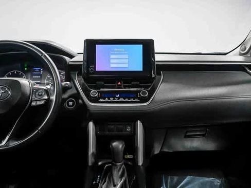 Certified 2023 Toyota Corolla Cross LE image 14