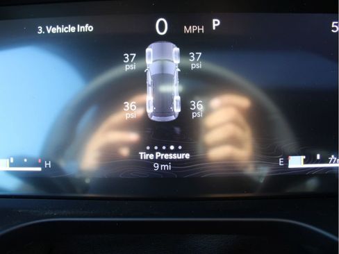 New 2025 Jeep Grand Cherokee Altitude image 16