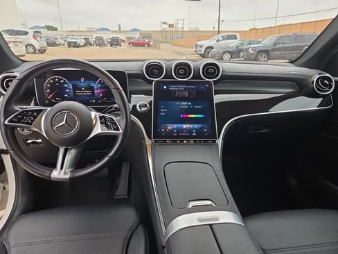 Used 2024 Mercedes-Benz GLC 300 w/ Winter Package image 17