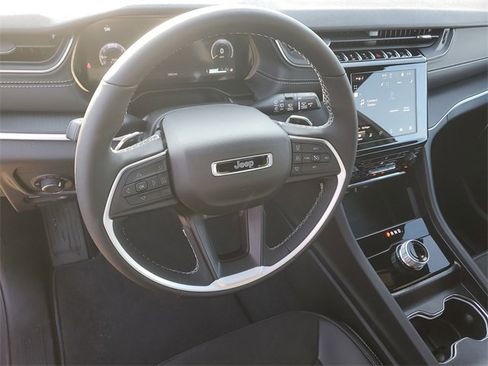 New 2025 Jeep Grand Cherokee L Altitude image 20