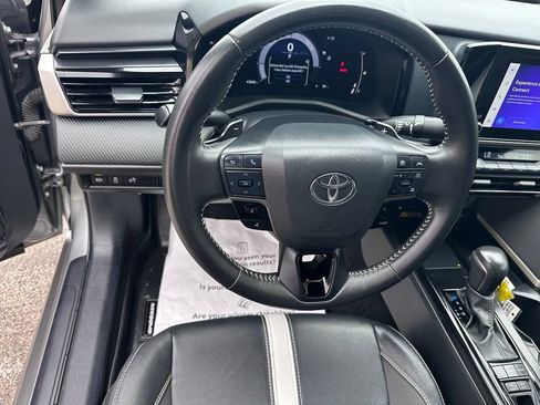 Used 2025 Toyota Camry SE FWD image 20