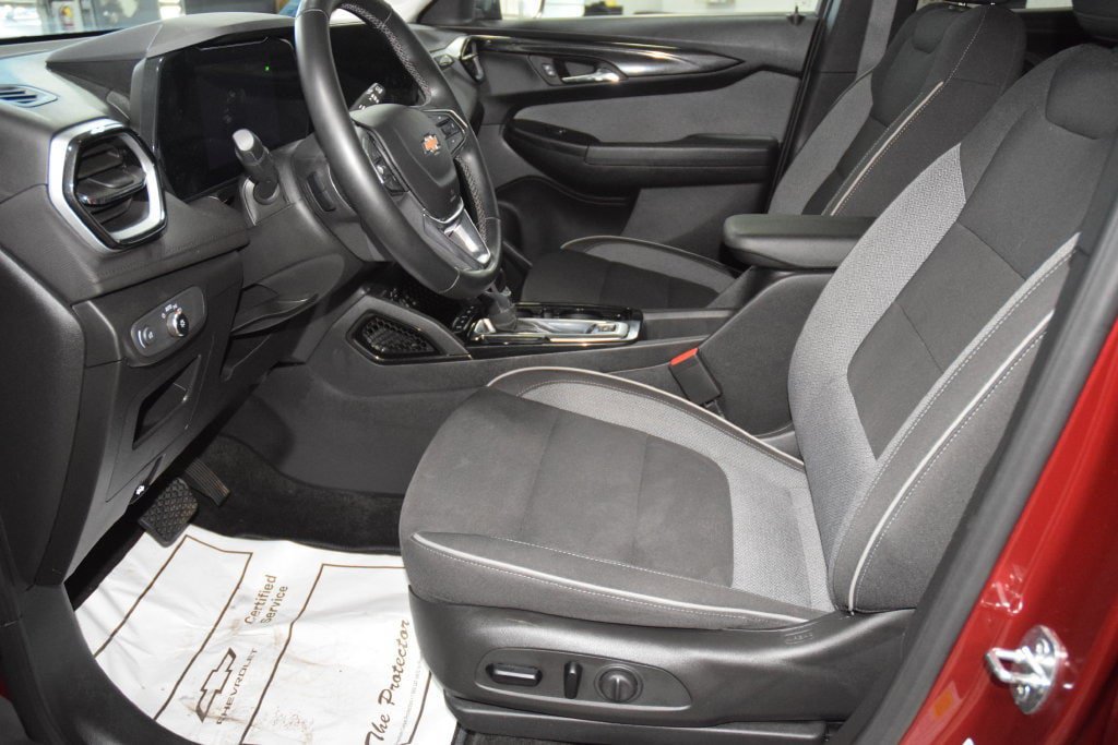 Used 2024 Chevrolet TrailBlazer LT w/ Convenience Package AWD/4WD image 38