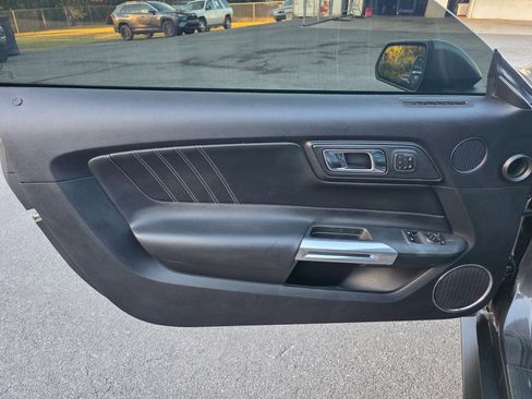 Used 2017 Ford Mustang GT Premium w/ Equipment Group 401A image 7