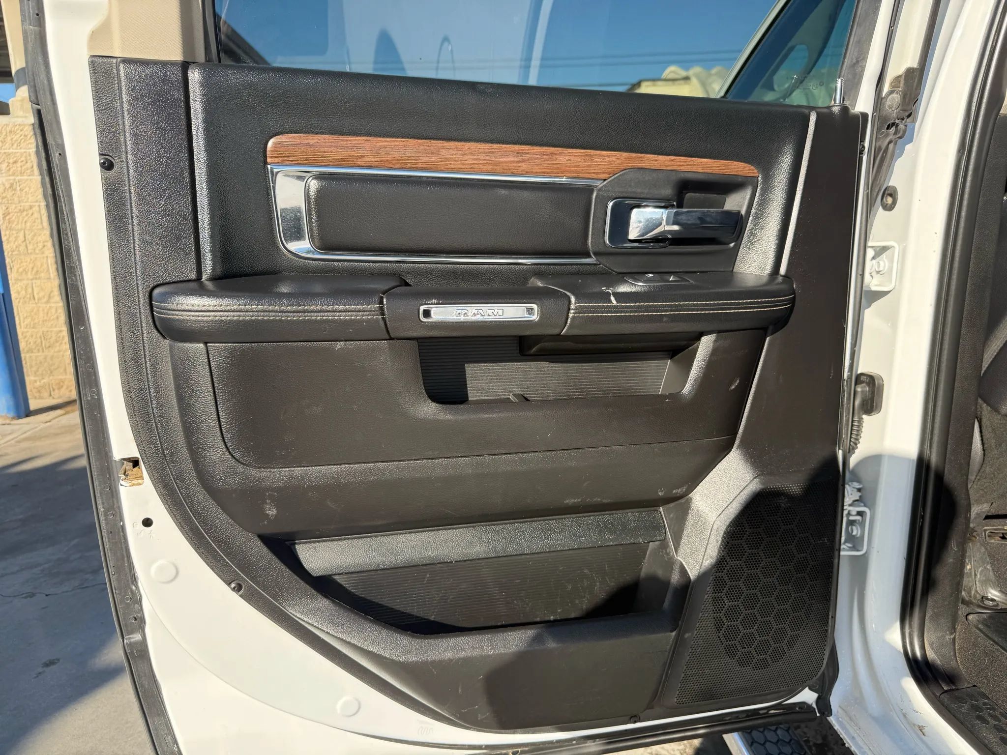 Used 2018 RAM 2500 Laramie AWD/4WD image 11