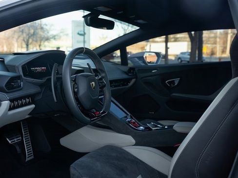 Used 2023 Lamborghini Huracan Tecnica image 38
