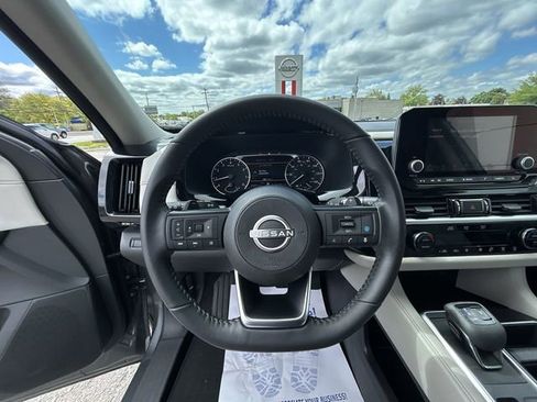 Certified 2024 Nissan Pathfinder SV AWD/4WD image 18
