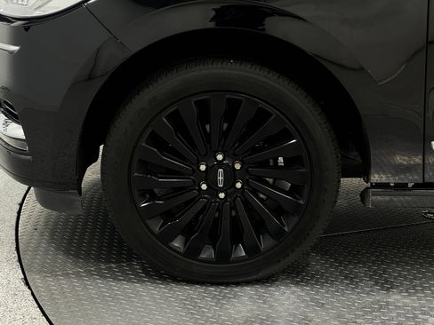 Used 2019 Lincoln Navigator Reserve AWD/4WD image 37