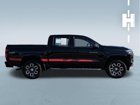 Used 2024 Chevrolet Colorado Z71 w/ Z71 Convenience Package 2 AWD/4WD image 3