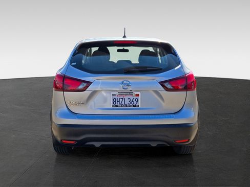 Used 2018 Nissan Rogue Sport S image 5