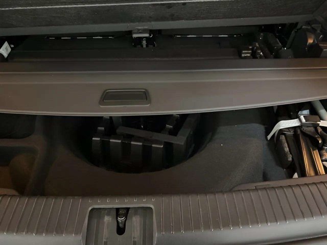 Used 2021 Volkswagen Atlas SEL R-Line FWD image 84