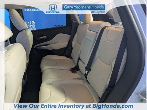 Used 2016 Jeep Cherokee Overland w/ Technology Group image 14