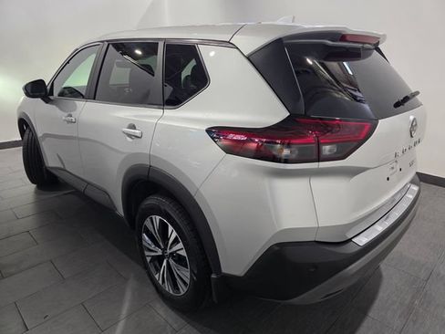 Used 2023 Nissan Rogue SV AWD/4WD image 3