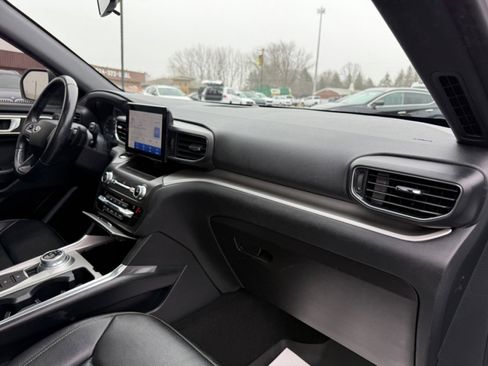 Used 2020 Ford Explorer XLT w/ Equipment Group 202A image 26