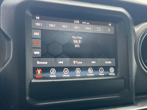 Used 2022 Jeep Wrangler Unlimited Sport image 17