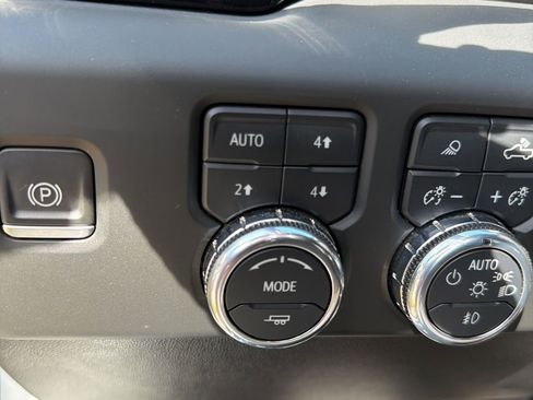 Certified 2023 GMC Sierra 1500 AT4 w/ AT4 Premium Package image 12