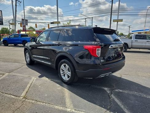 Used 2023 Ford Explorer XLT w/ Equipment Group 202A AWD/4WD image 6