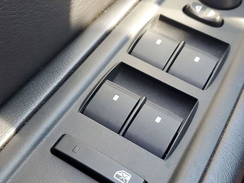 Used 2016 Chevrolet Traverse LT w/ Style and Technology Package image 33