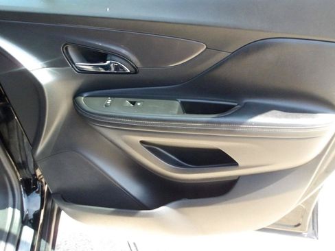 Used 2019 Buick Encore Essence FWD image 9