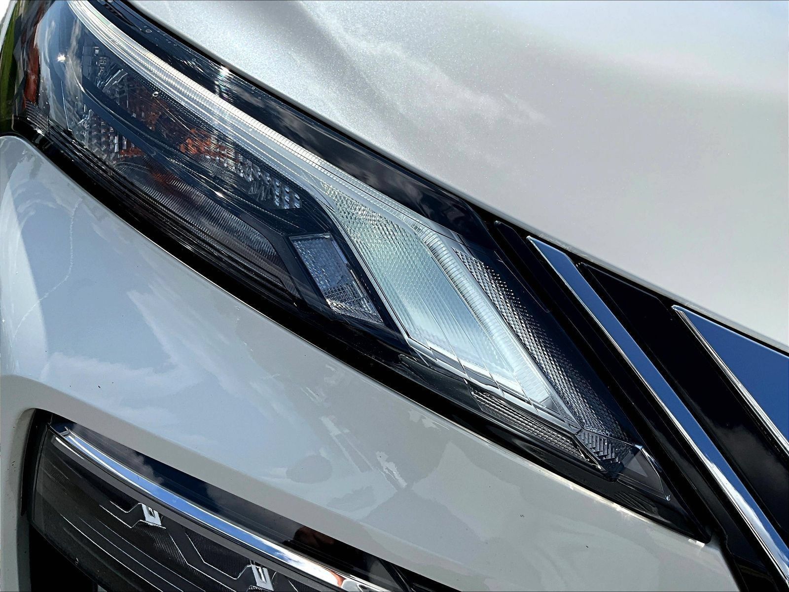 Certified 2023 Nissan Rogue SL AWD/4WD image 35