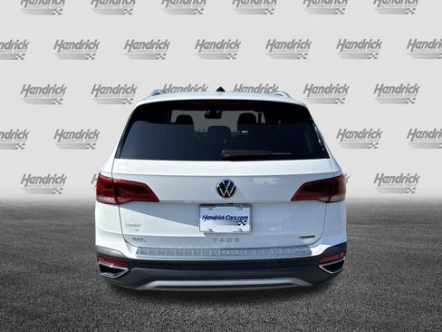 Used 2024 Volkswagen Taos SEL AWD/4WD image 9