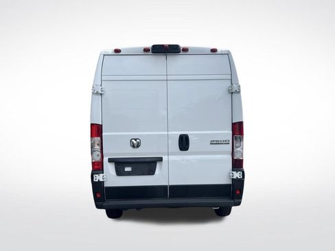 Used 2025 RAM ProMaster 2500 w/ Convenience Group FWD image 4