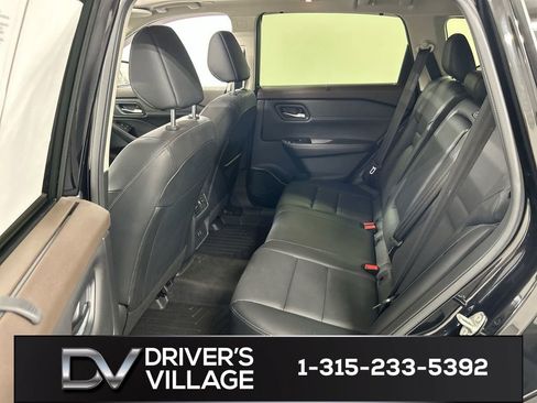 Used 2023 Nissan Rogue SV w/ SV Premium B Package image 20