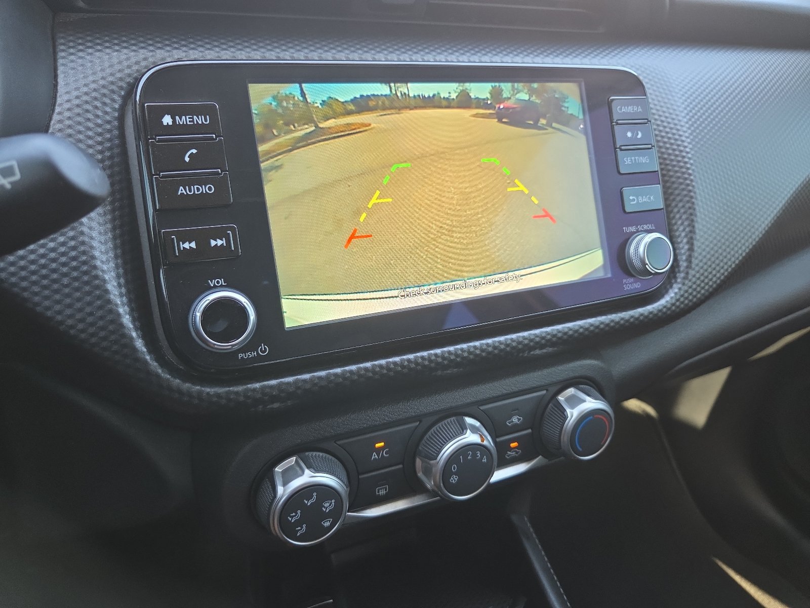 Used 2023 Nissan Kicks SV w/ Interior Electronics Package FWD image 17