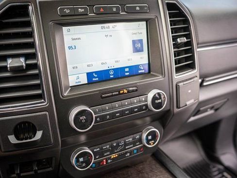 Used 2020 Ford Expedition Limited image 20