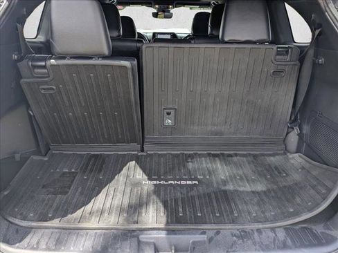 Used 2021 Toyota Highlander XSE AWD/4WD image 6