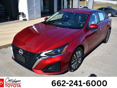 Used 2023 Nissan Altima 2.5 SV image 1