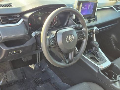 Used 2025 Toyota RAV4 XLE FWD image 17