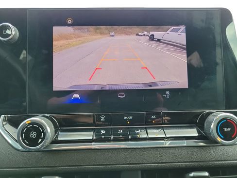 Used 2024 Chevrolet Colorado W/T image 18