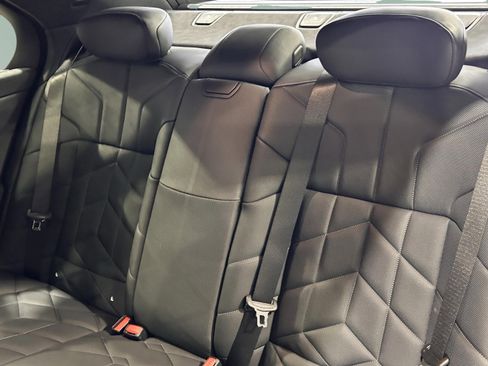 Used 2026 BMW 750e xDrive w/ Executive Package image 21