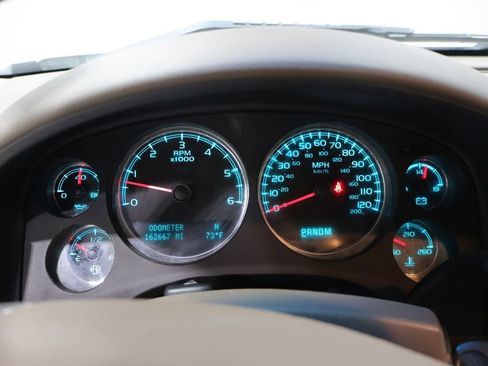 Used 2011 Chevrolet Silverado 1500 LTZ w/ LTZ White Diamond Edition AWD/4WD image 34