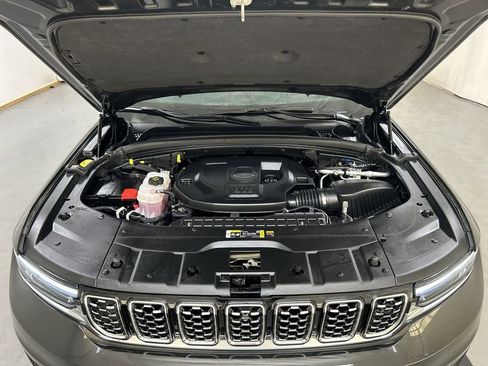 Used 2023 Jeep Grand Cherokee L Summit w/ Advanced Protech Group IV AWD/4WD image 26