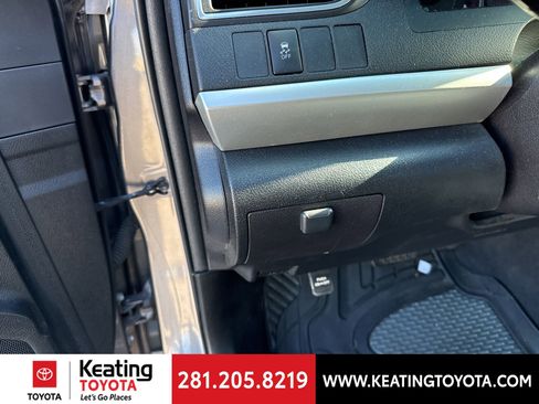 Used 2017 Toyota Camry SE image 13